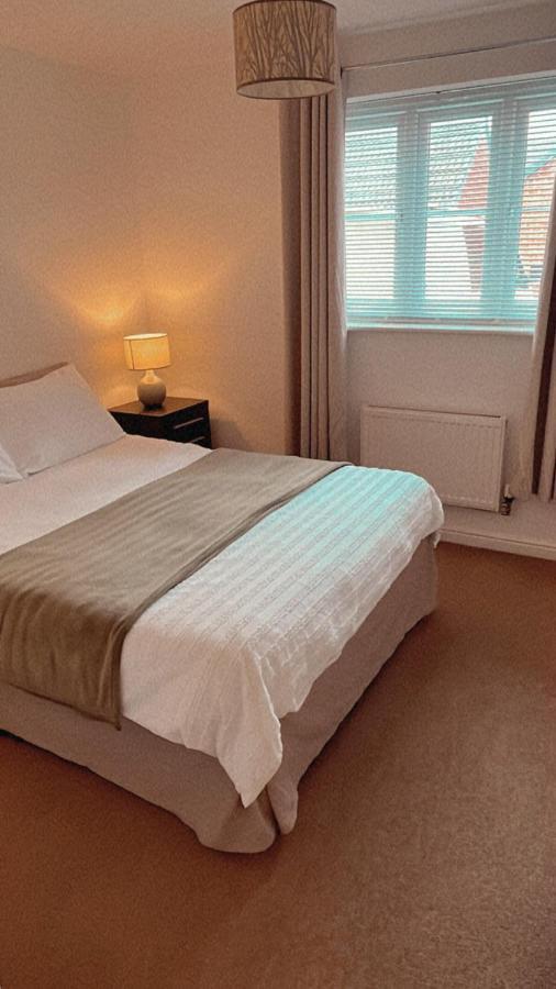 At Home In The City Serviced Apartments Newport Extérieur photo