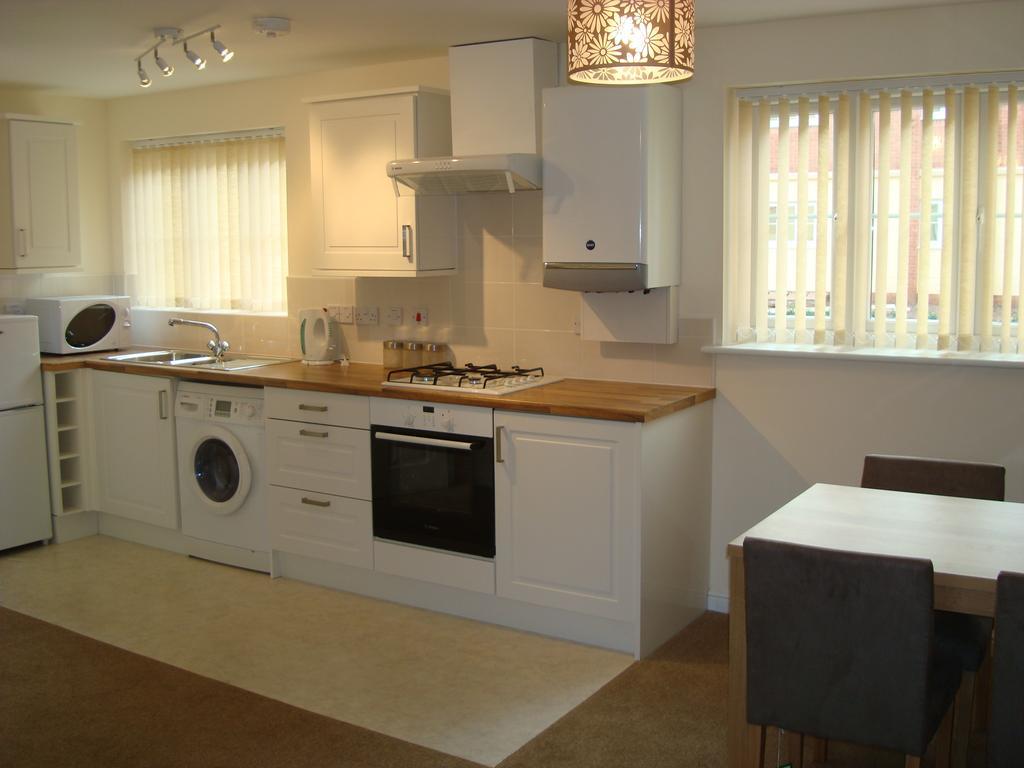 At Home In The City Serviced Apartments Newport Extérieur photo